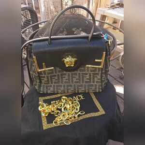 Gorgeous Medusa Medallion F-dance similar shoulder bag